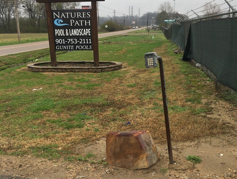 9373 Macon Rd, Cordova, TN 38016